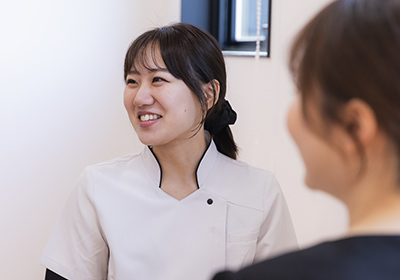 スタッフ写真02