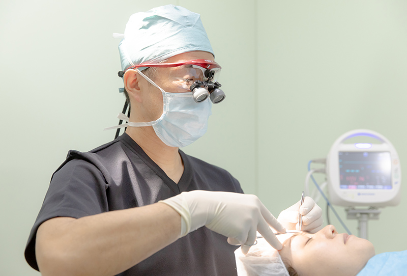 手術を行います